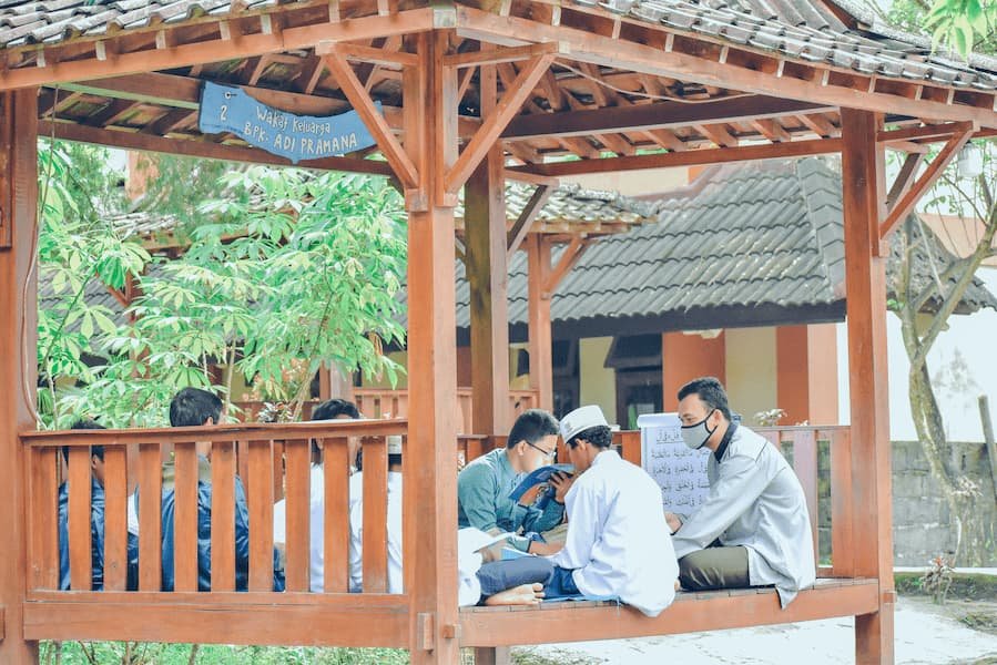 Halaqah santri MTs-MA Hidayatullah Yogyakarta