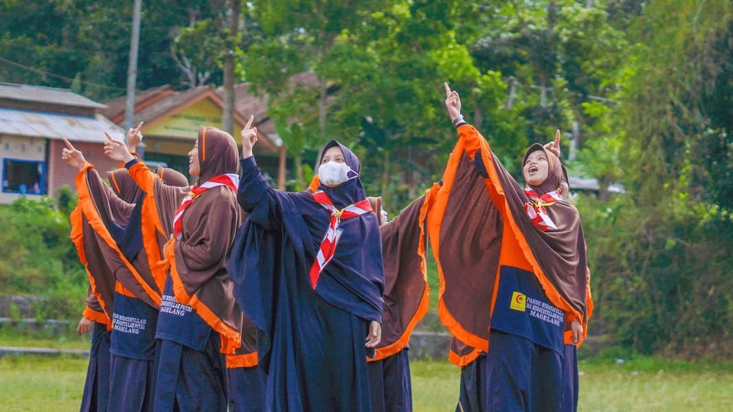 Kepanduan Santri MA Tahfidz Putri Hidayatullah Di Alam