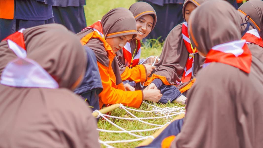 Kepanduan Santri MA Tahfidz Putri Hidayatullah Di Alam