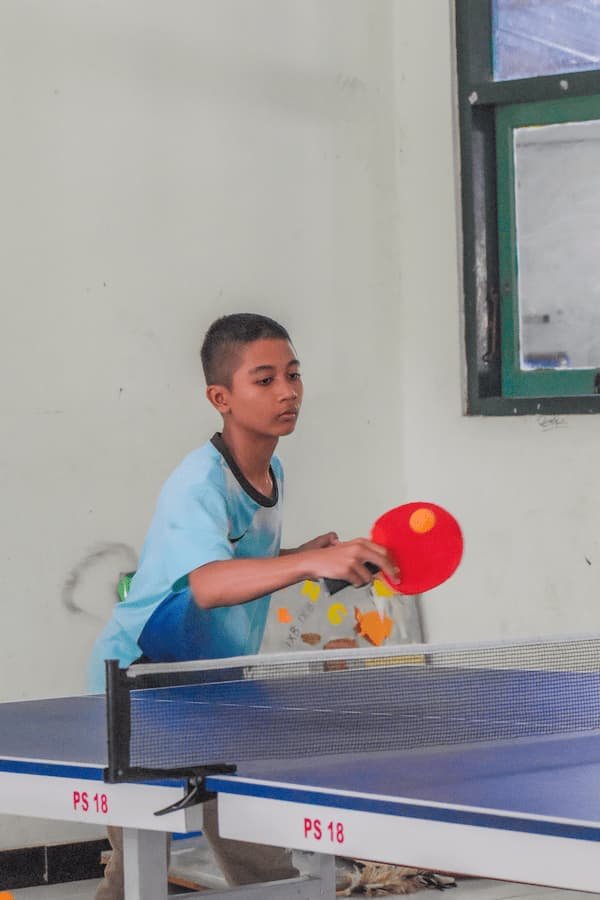 Santri MTs-MA Hidayatullah Yogyakarta Main Pingpong