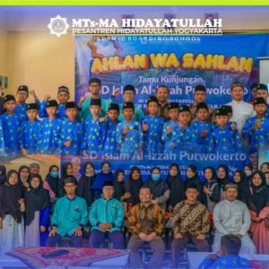 MTs-MA Hidayatullah Yogyakarta dikunjungi Sd Al Izzah
