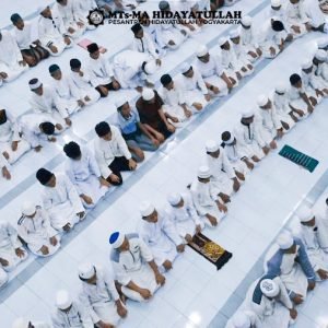Santri MTs MA Hidayatullah jogja sholat lail