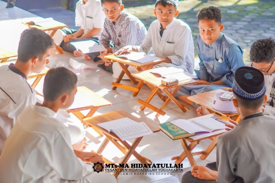 Santri MTs-MA Hidayatullah Yogyakarta