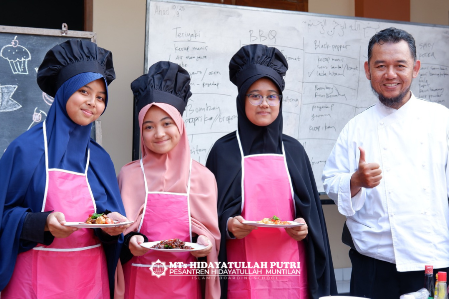 Halal Cooking Ala Sholihah Santri MTs Hidayatullah Putri Muntilan