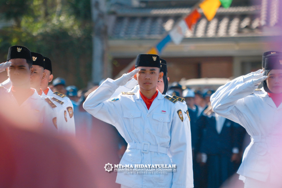 Karya Tulis Santri Pesantren Hidayatullah Yogyakarta - Peran Generasi Muda Dalam pengembangan Makna