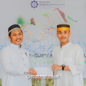 Santri Pesantren Hidayatullah Yogyakarta Penghafal 30 Juz